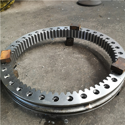 16309001 External Gear Slewing Ring Bearings (56.24*41.37*4.75inch) for Log loaders and feller bunchers