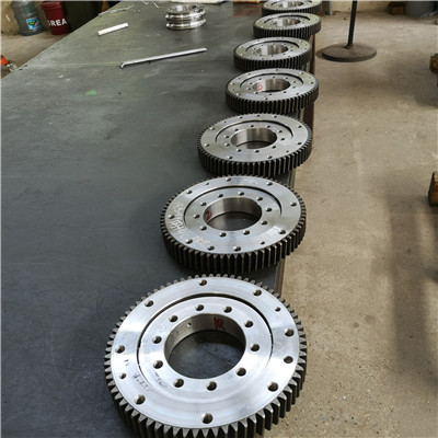 16330001 Internal Gear Slewing Ring Bearings (41.5*30.32*4.19inch) for Tunnel boring machines