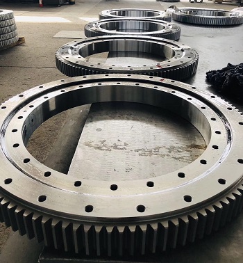 011.30.560 Slewing Bearing With External Gear Teeth 662*458*80mm