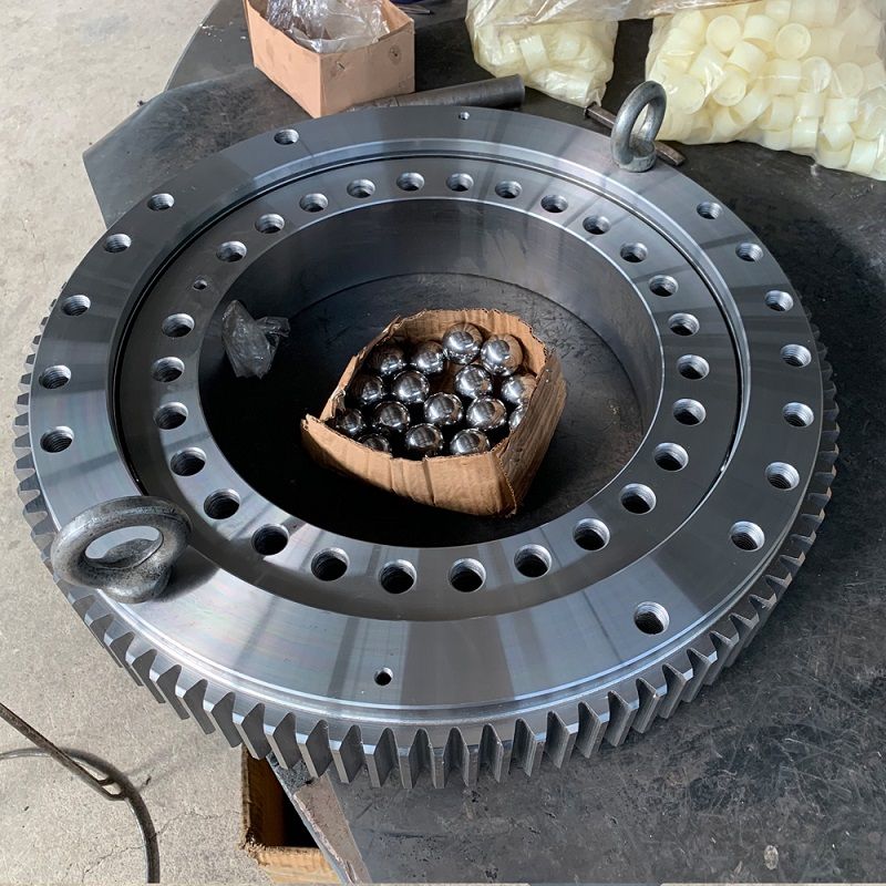 luoyang produce 1798/1100G2 cross roller slewing bearing for crane